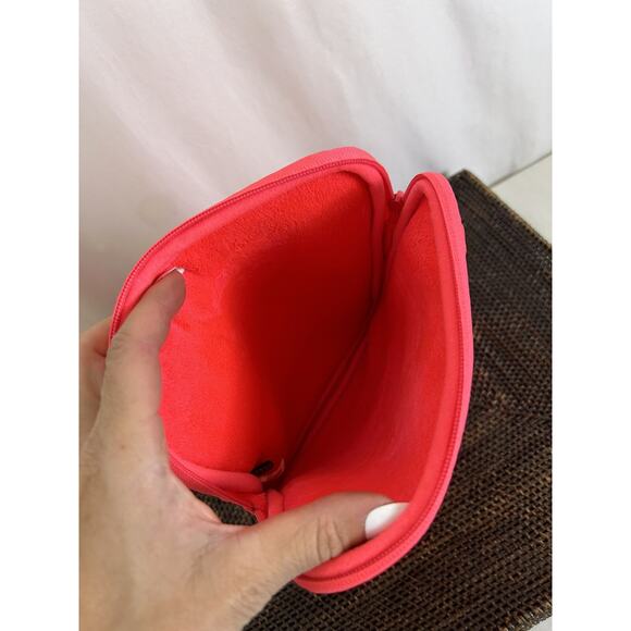 Marc Jacobs 11" Hot Pink Neoprene ipad Tablet Case - Picture 5 of 7